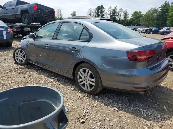 3VW2B7AJXJM220714 2018 VOLKSWAGEN JETTA - Image 2