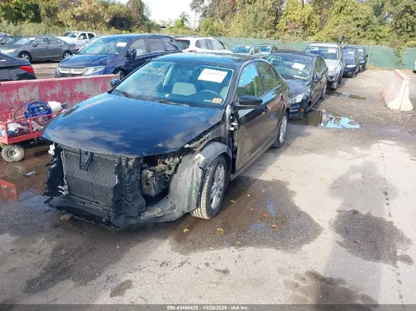 3VW2B7AJXJM247928 2018 VOLKSWAGEN JETTA - Image 2