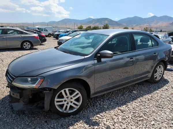 3VW2B7AJXJM256984 2018 VOLKSWAGEN JETTA - Image 1