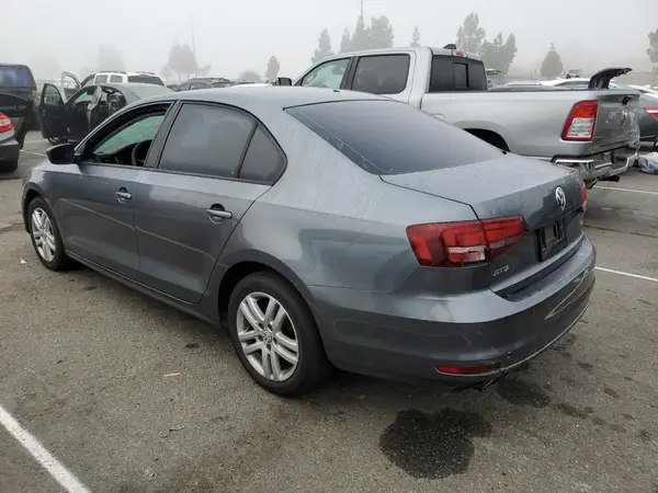 3VW2B7AJXJM257598 2018 VOLKSWAGEN JETTA - Image 2