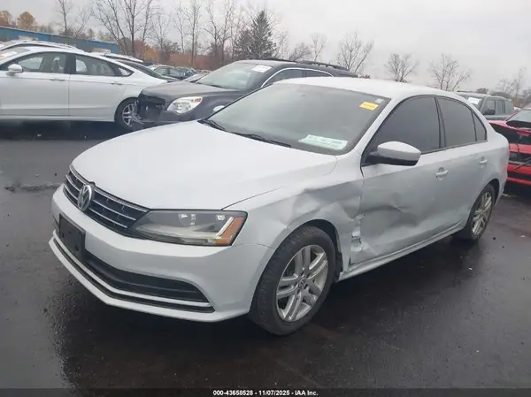 3VW2B7AJXJM260095 2018 VOLKSWAGEN JETTA - Image 2