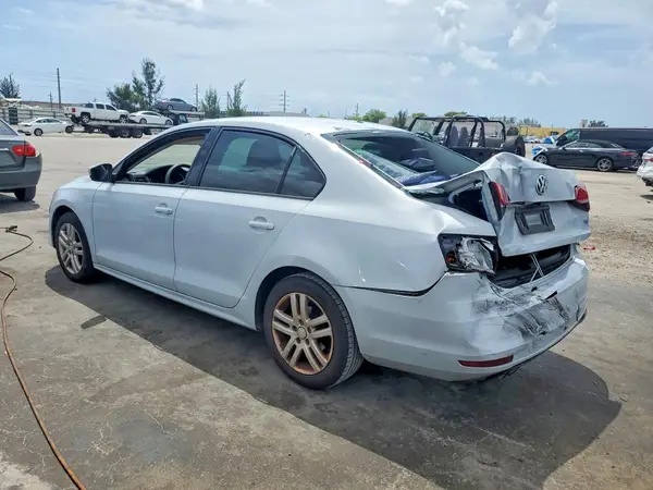 3VW2B7AJXJM260243 2018 VOLKSWAGEN JETTA - Image 2
