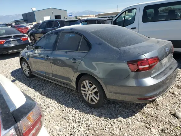 3VW2B7AJXJM263188 2018 VOLKSWAGEN JETTA - Image 2