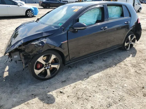 3VW447AU0GM016140 2016 VOLKSWAGEN GTI - Image 1