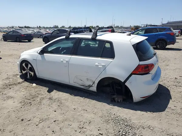 3VW447AU0HM004538 2017 VOLKSWAGEN GTI - Image 2