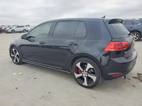 3VW447AU0HM030153 2017 VOLKSWAGEN GTI - Image 2