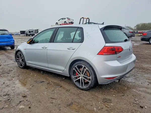 3VW447AU0HM062441 2017 VOLKSWAGEN GTI - Image 2
