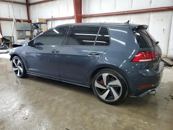 3VW447AU0JM250303 2018 VOLKSWAGEN GTI - Image 2