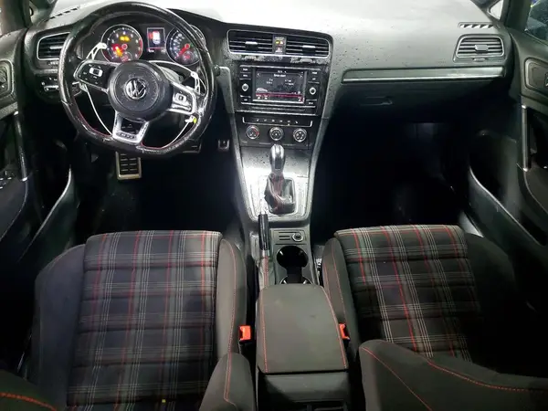 3VW447AU0JM260605 2018 VOLKSWAGEN GTI - Image 8