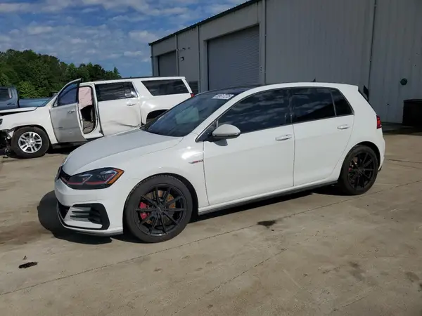 3VW447AU0JM261057 2018 VOLKSWAGEN GTI - Image 1