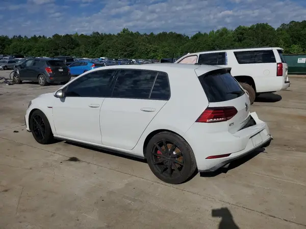 3VW447AU0JM261057 2018 VOLKSWAGEN GTI - Image 2