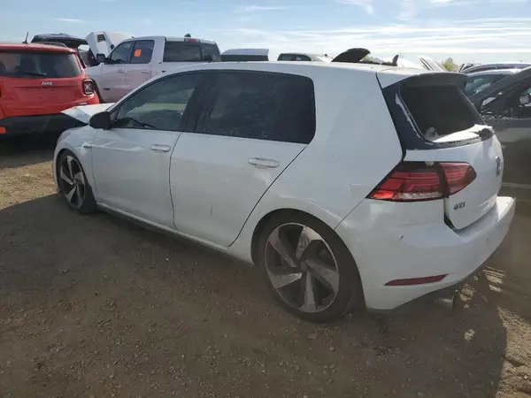 3VW447AU0JM261205 2018 VOLKSWAGEN GTI - Image 2