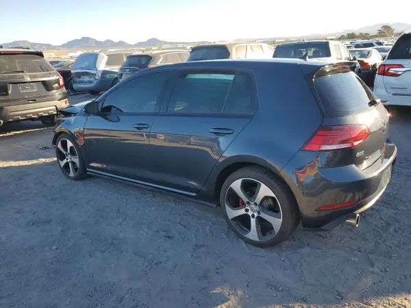 3VW447AU0JM295726 2018 VOLKSWAGEN GTI - Image 2