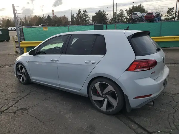 3VW447AU0JM296777 2018 VOLKSWAGEN GTI - Image 2