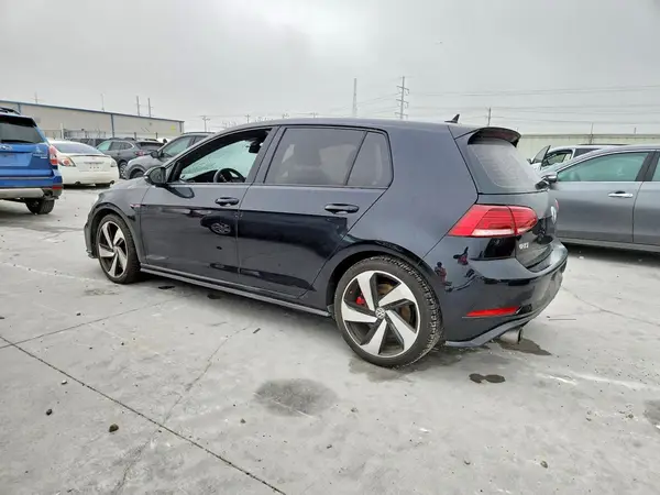 3VW447AU0JM297816 2018 VOLKSWAGEN GTI - Image 2