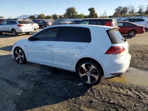 3VW447AU1GM016051 2016 VOLKSWAGEN GTI - Image 2