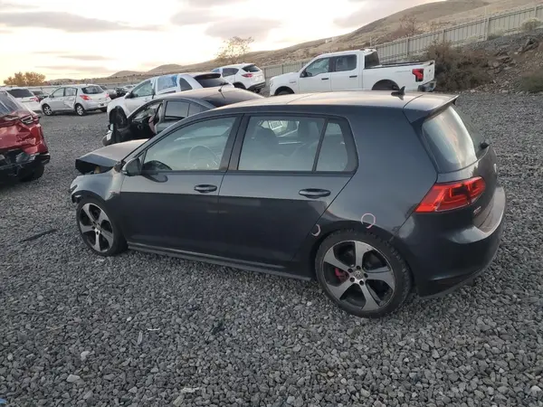 3VW447AU1GM031813 2016 VOLKSWAGEN GTI - Image 2