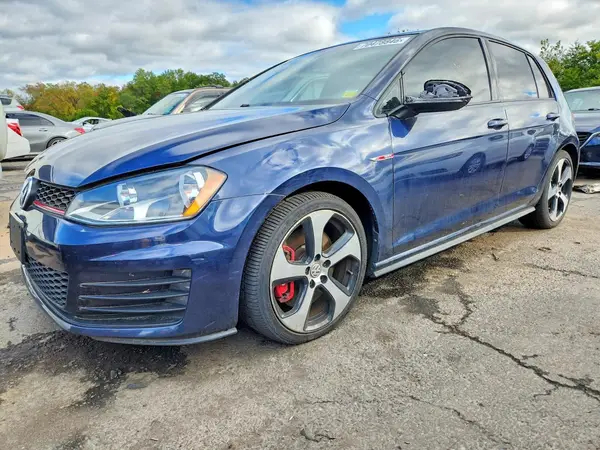 3VW447AU1HM011062 2017 VOLKSWAGEN GTI - Image 1