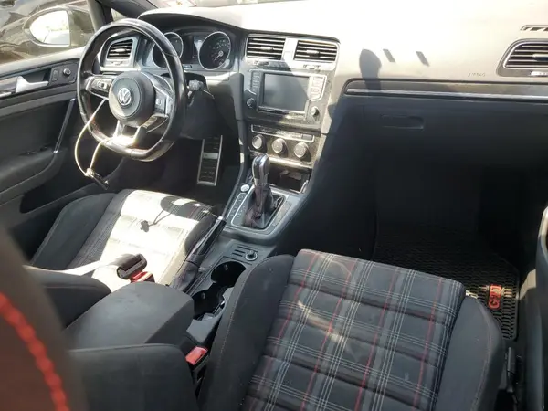 3VW447AU1HM041694 2017 VOLKSWAGEN GTI - Image 8