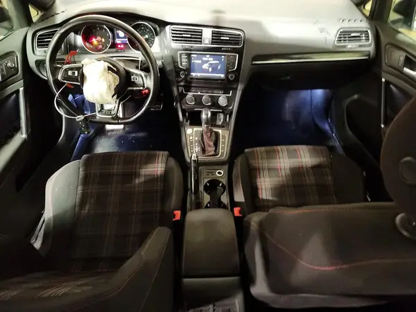 3VW447AU1HM053876 2017 VOLKSWAGEN GTI - Image 8
