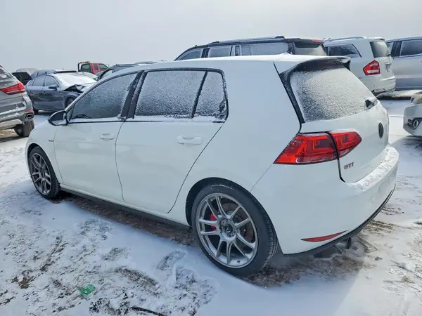 3VW447AU1HM062769 2017 VOLKSWAGEN GTI - Image 2