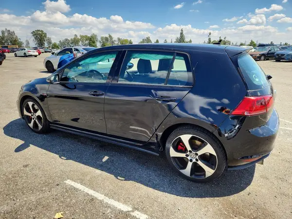 3VW447AU1HM065672 2017 VOLKSWAGEN GTI - Image 2