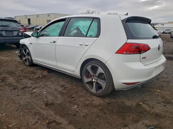 3VW447AU1HM076297 2017 VOLKSWAGEN GTI - Image 2