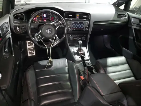 3VW447AU1HM076865 2017 VOLKSWAGEN GTI - Image 8