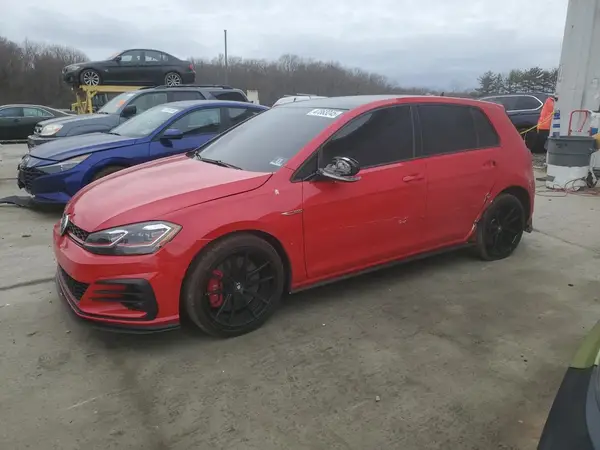 3VW447AU1JM261603 2018 VOLKSWAGEN GTI - Image 1