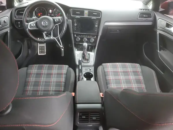3VW447AU1JM261603 2018 VOLKSWAGEN GTI - Image 8