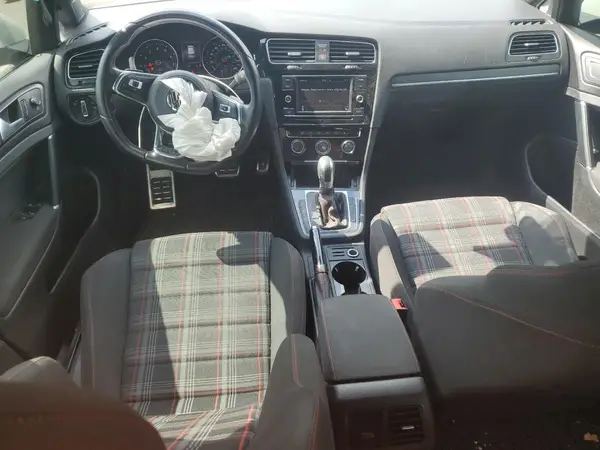 3VW447AU1JM264713 2018 VOLKSWAGEN GTI - Image 8