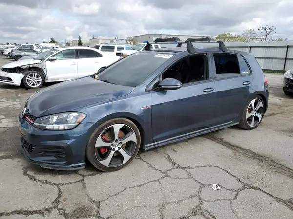 3VW447AU1JM265828 2018 VOLKSWAGEN GTI - Image 1