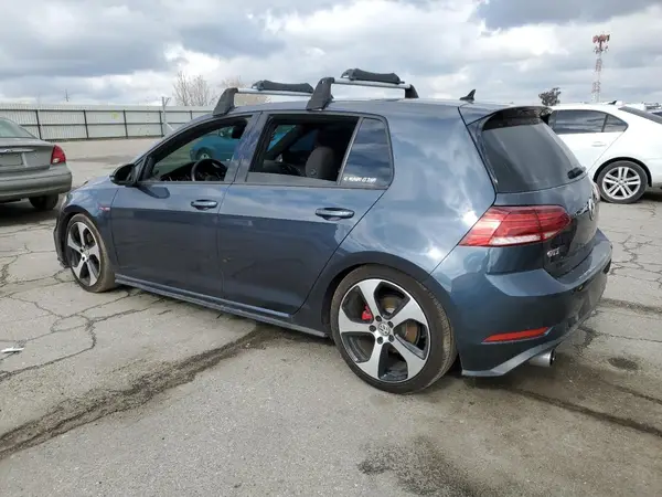 3VW447AU1JM265828 2018 VOLKSWAGEN GTI - Image 2