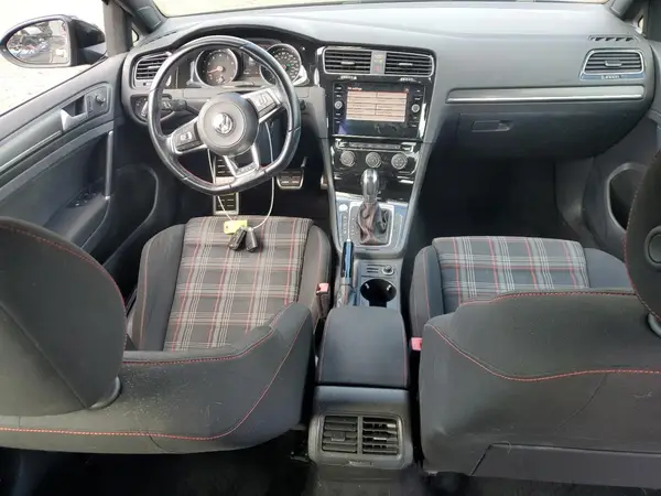 3VW447AU1JM282600 2018 VOLKSWAGEN GTI - Image 8