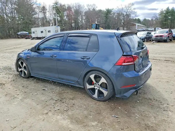 3VW447AU1JM288283 2018 VOLKSWAGEN GTI - Image 2