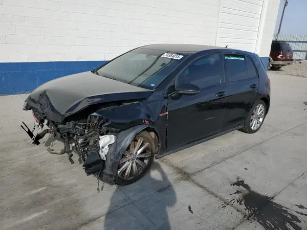 3VW447AU1JM288414 2018 VOLKSWAGEN GTI - Image 1
