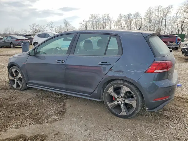 3VW447AU1JM290857 2018 VOLKSWAGEN GTI - Image 2