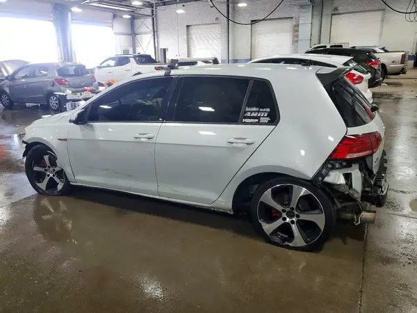 3VW447AU1JM297260 2018 VOLKSWAGEN GTI - Image 2