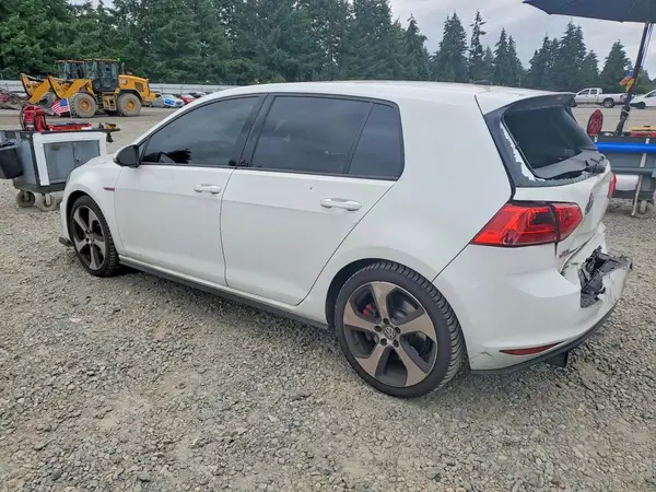 3VW447AU2GM045073 2016 VOLKSWAGEN GTI - Image 2