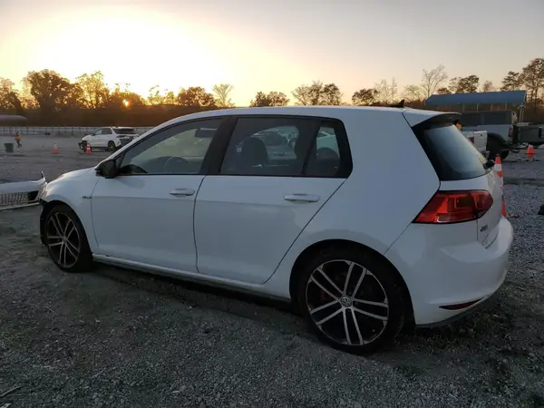 3VW447AU2HM007506 2017 VOLKSWAGEN GTI - Image 2
