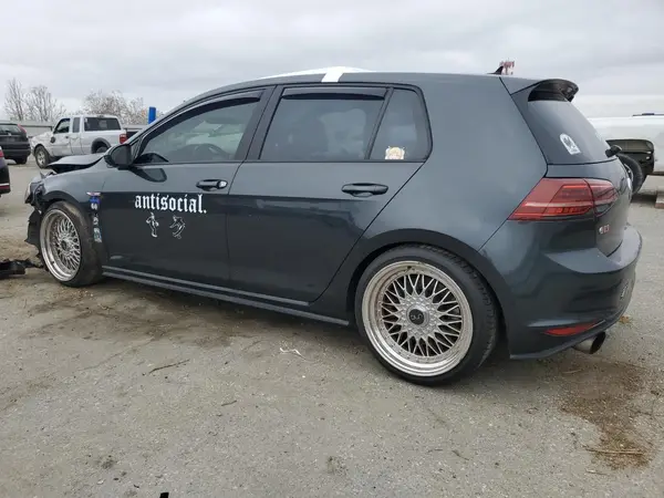 3VW447AU2HM032048 2017 VOLKSWAGEN GTI - Image 2