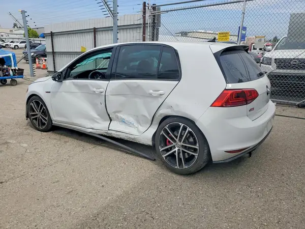 3VW447AU2HM045947 2017 VOLKSWAGEN GTI - Image 2
