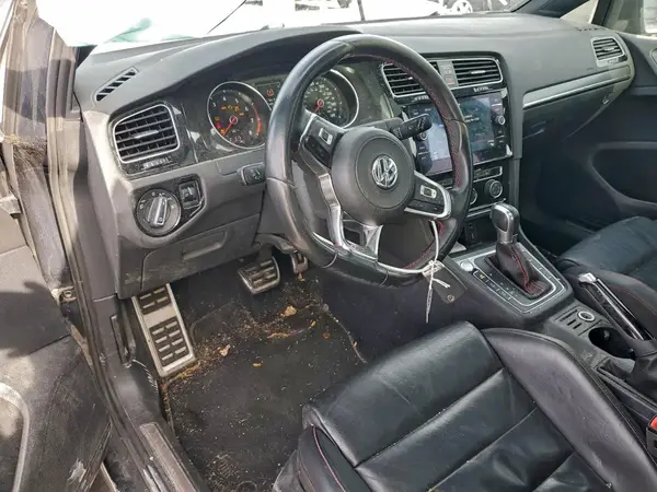 3VW447AU2JM258273 2018 VOLKSWAGEN GTI - Image 8