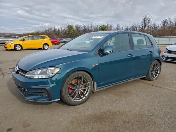 3VW447AU2JM261593 2018 VOLKSWAGEN GTI - Image 1