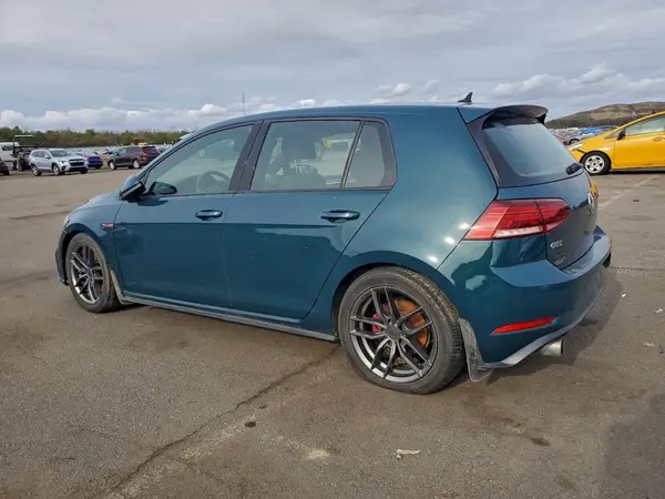 3VW447AU2JM261593 2018 VOLKSWAGEN GTI - Image 2