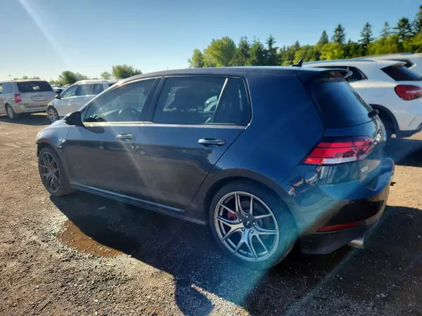 3VW447AU2JM263960 2018 VOLKSWAGEN GTI - Image 2