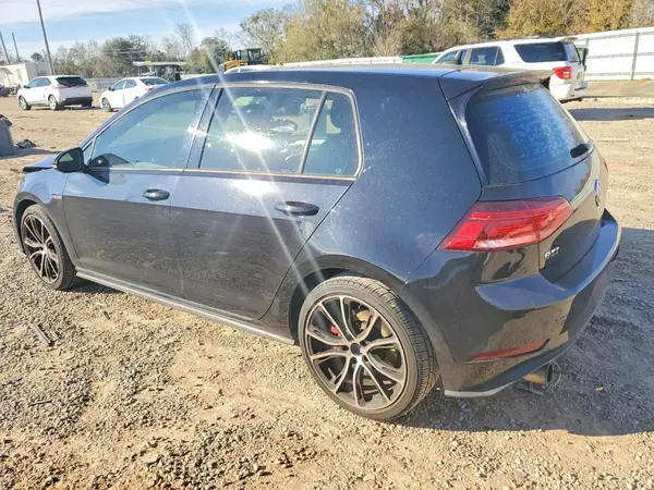 3VW447AU2JM267670 2018 VOLKSWAGEN GTI - Image 2