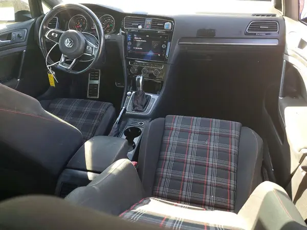 3VW447AU2JM267670 2018 VOLKSWAGEN GTI - Image 8