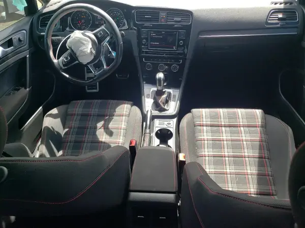3VW447AU2JM279270 2018 VOLKSWAGEN GTI - Image 8