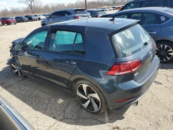 3VW447AU2JM281956 2018 VOLKSWAGEN GTI - Image 2